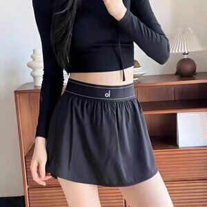LAST ONE!  NWT AUTHENTIC ALO YOGA MATCH POINT SKIRT